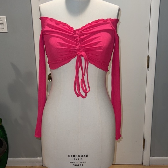 💗PINK LONG SLEEVE CROP TOP💗 - Picture 2 of 5